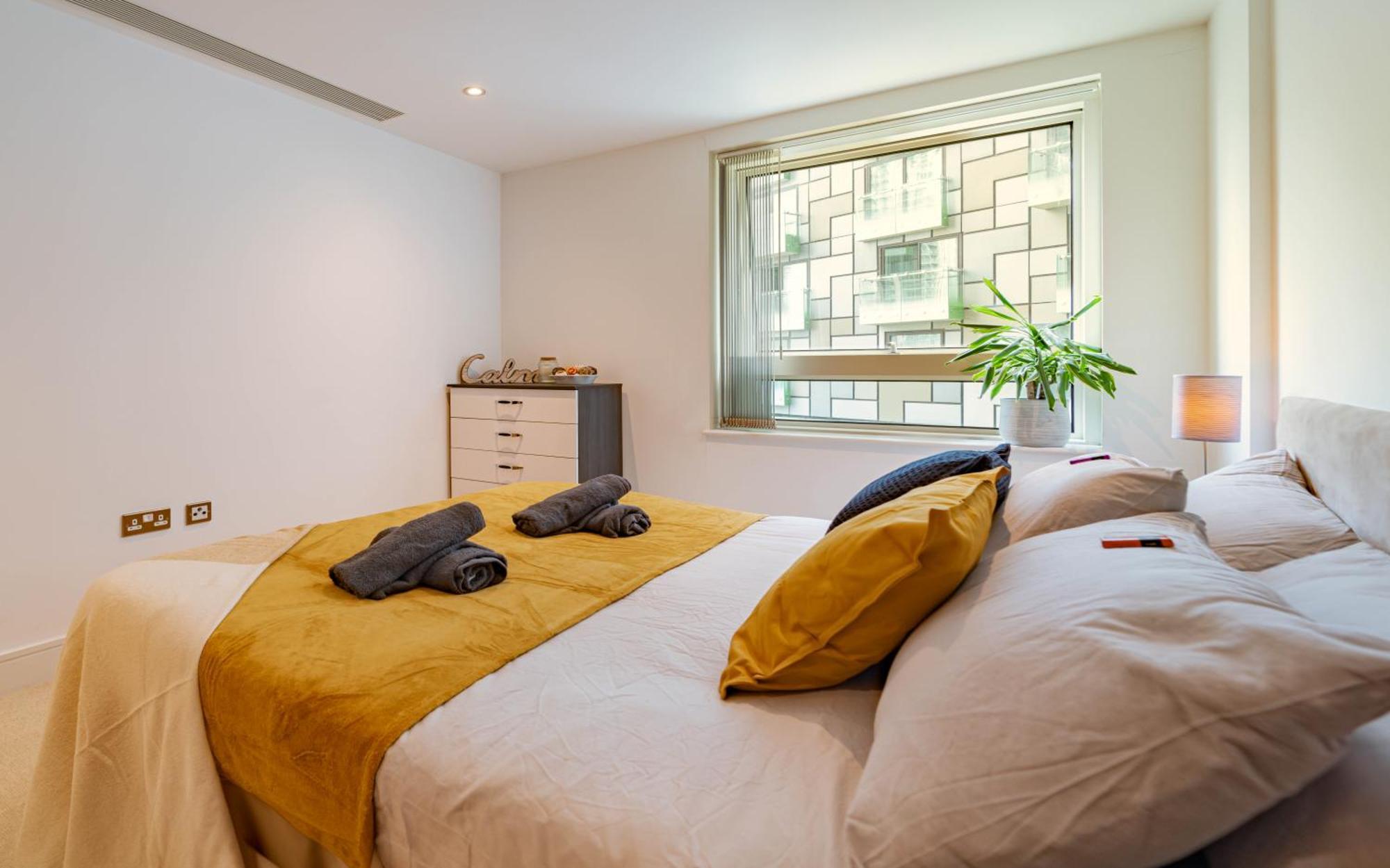 Stylish And Comfortable Canary Wharf Apartment Perfect For Long Stays ลอนดอน ภายนอก รูปภาพ