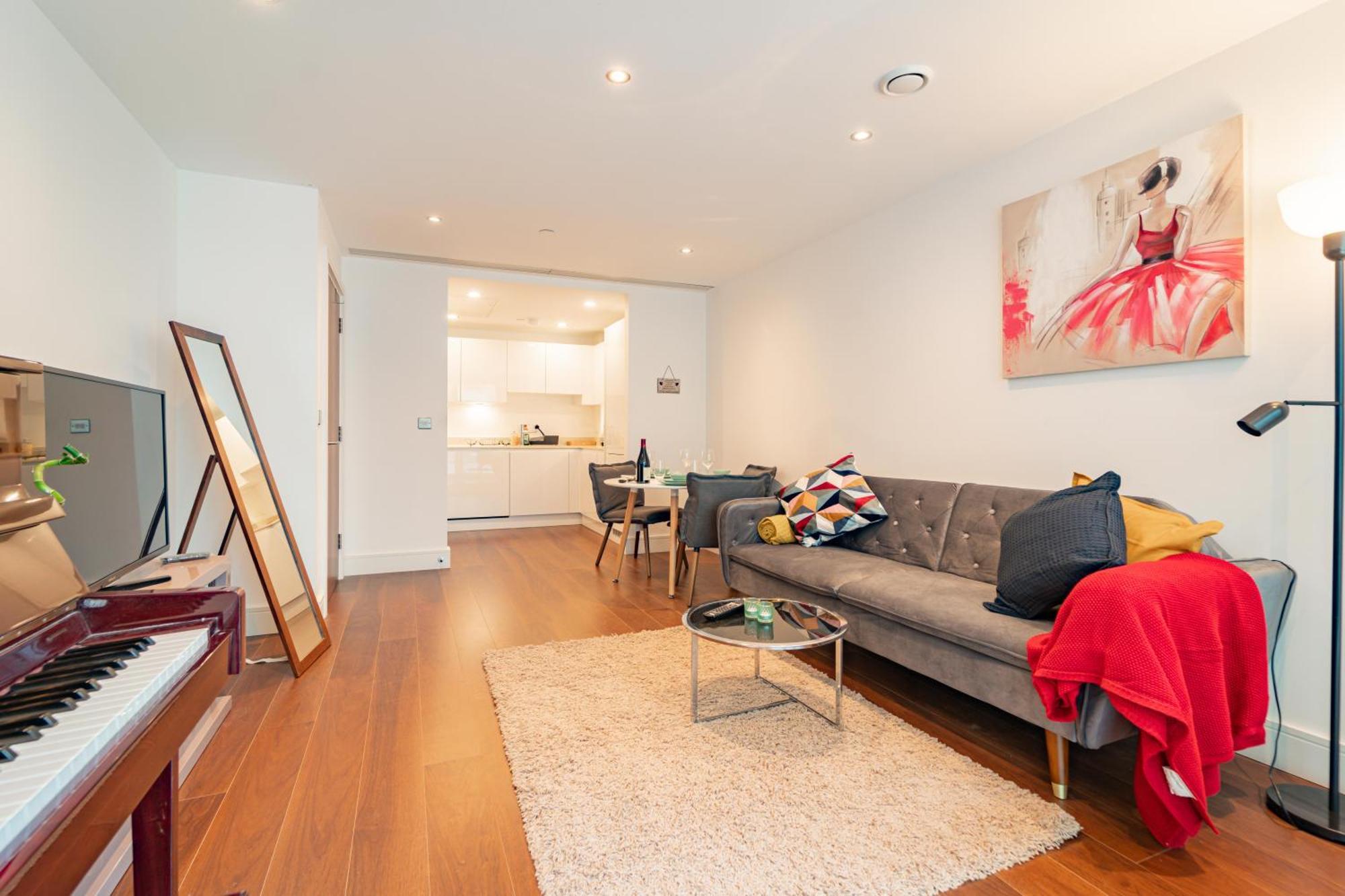 Stylish And Comfortable Canary Wharf Apartment Perfect For Long Stays ลอนดอน ภายนอก รูปภาพ