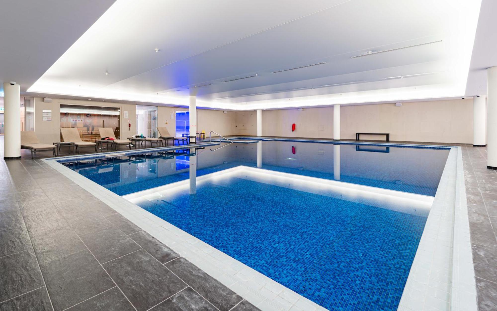 Stylish And Comfortable Canary Wharf Apartment Perfect For Long Stays ลอนดอน ภายนอก รูปภาพ