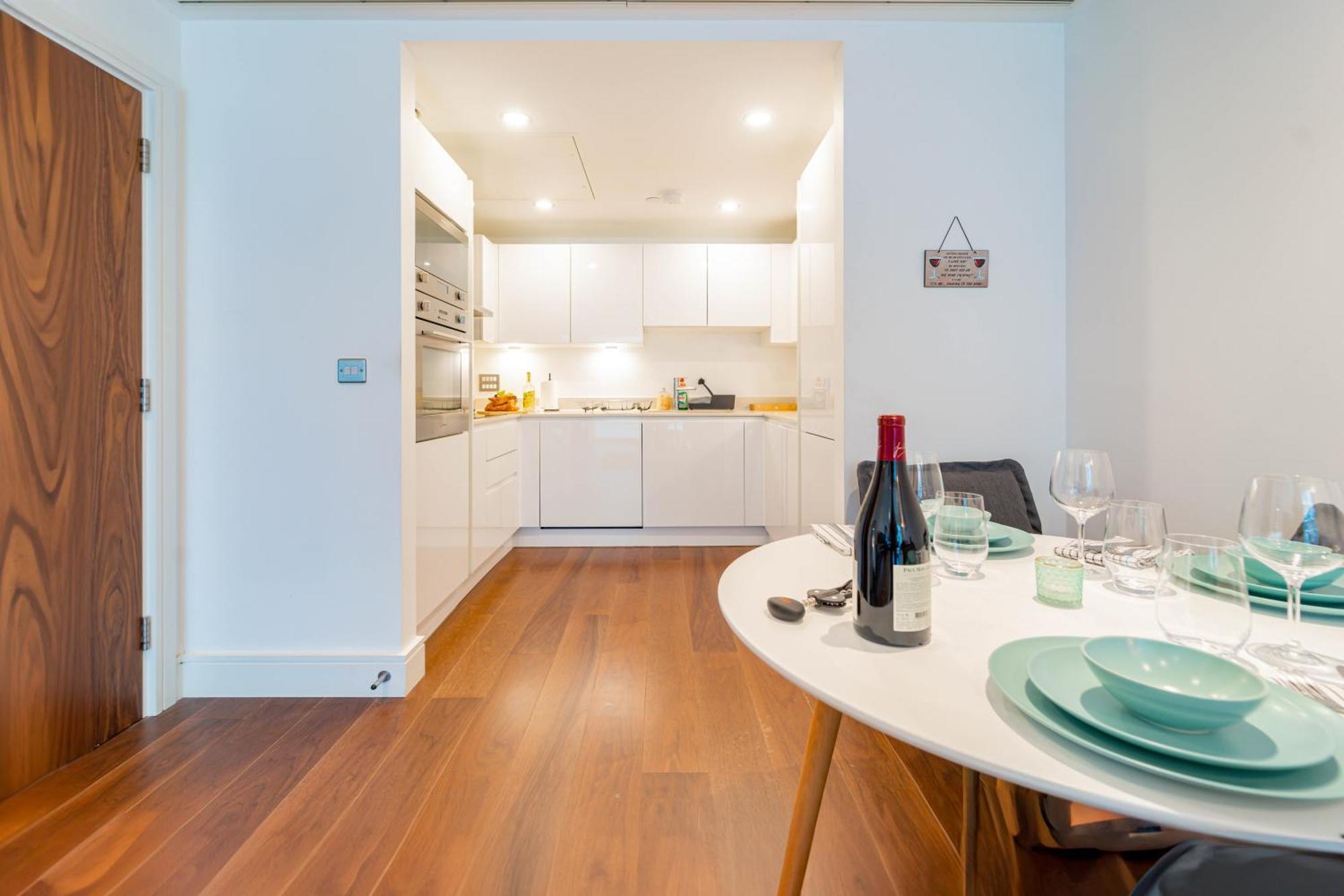 Stylish And Comfortable Canary Wharf Apartment Perfect For Long Stays ลอนดอน ภายนอก รูปภาพ